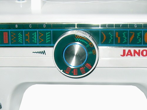 Швейная машина Janome L-394 — изображение 9