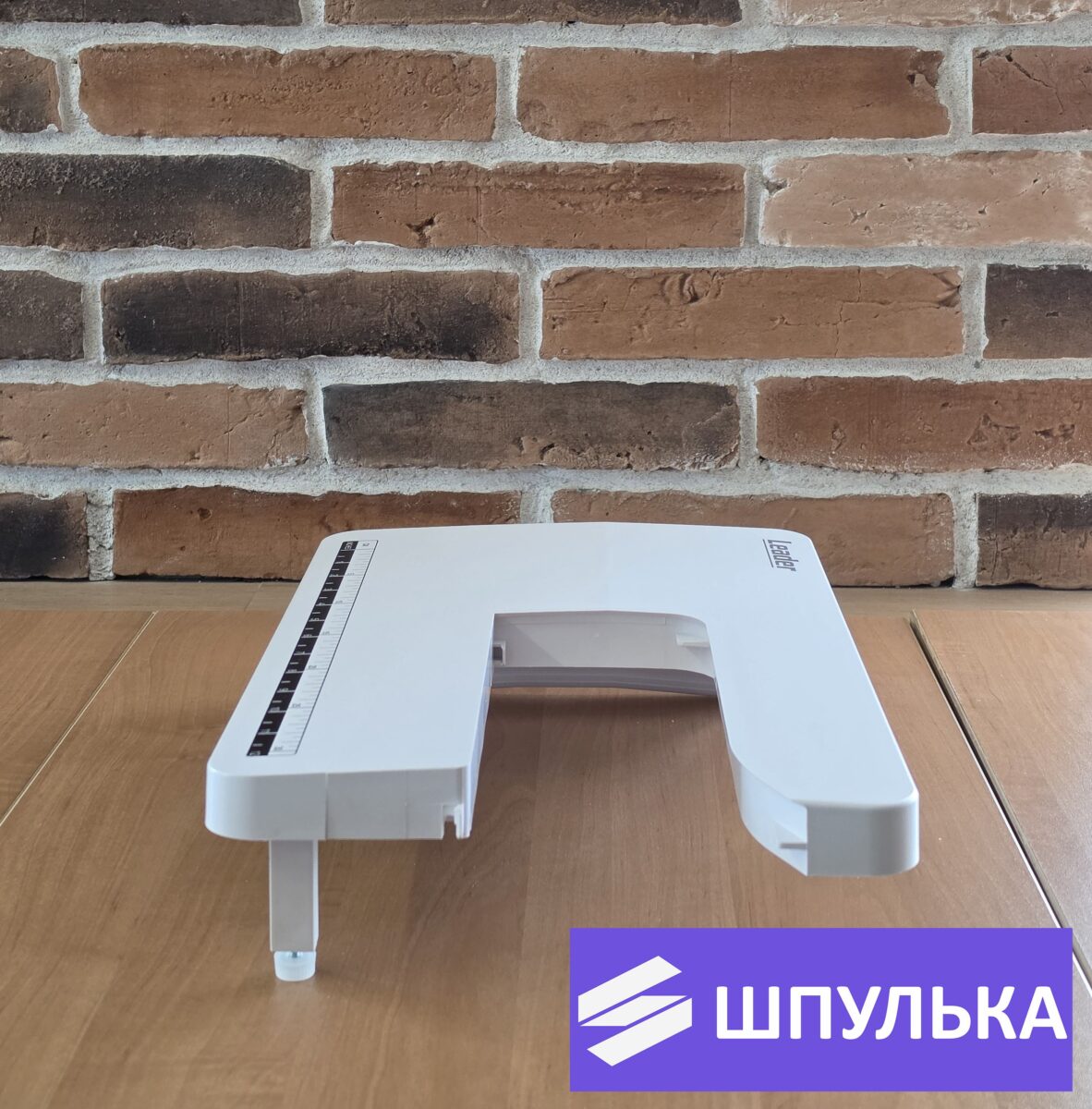 Приставной столик для бытовых швейных машин Leader моделей Royal Stitch 450E, Majestic 250E/395E (белый) — изображение 3